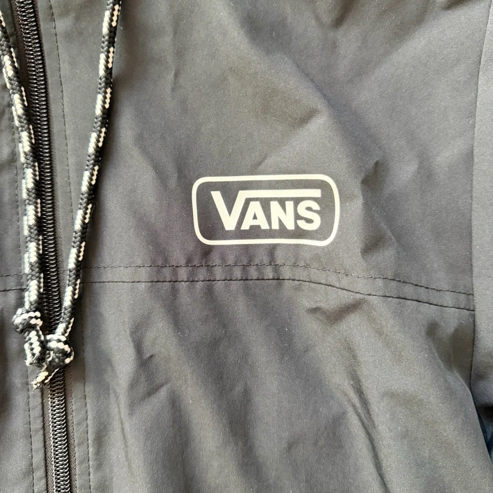 Vans Windbreaker Jacket Mens M Black Hooded Full Zip Lightweight Skate - Picture 2 of 9
